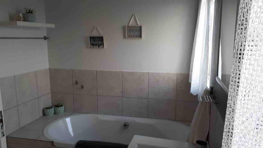Bathroom 3, Gorgeous Self Catering Cottage off Umhlanga Rocks, eThekwini
