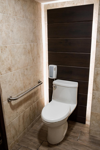 Bathroom 4, Hotel Villa Espanola, ZONA 10
