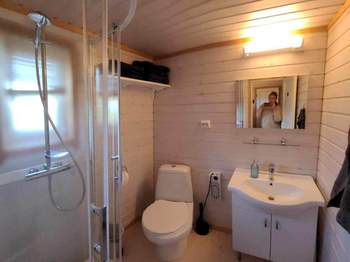 Bathroom, person holiday home in Rebbenes, Karlsøy