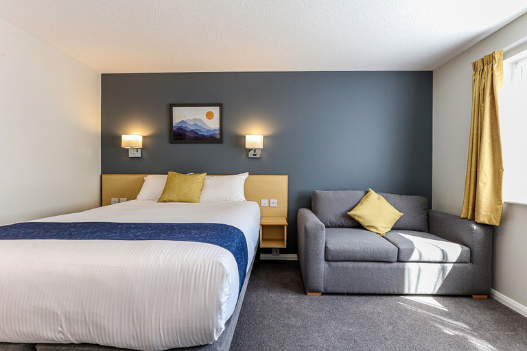 Bedroom 5, Days Inn by Wyndham Sedgemoor M5, Somerset