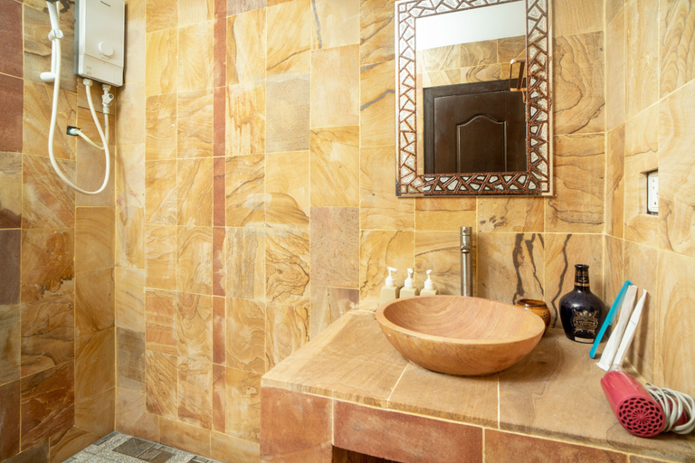 Bathroom 5, Travellers Inn, Siem Reap