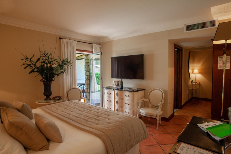 Bedroom 3, Le Phebus & Spa – Relais & Chateaux, Vaucluse