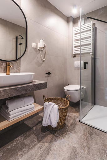 Bathroom 3, Tylickie Wzgorze SPA & Wellness - basen, sauna, silownia, atrakcje dla dzieci, Nowy Sącz