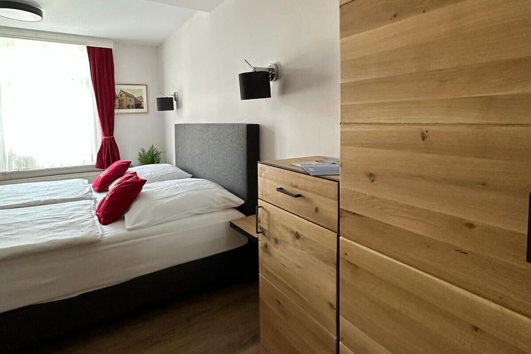 Bedroom 2, Zu den drei Kronen, Offenbach