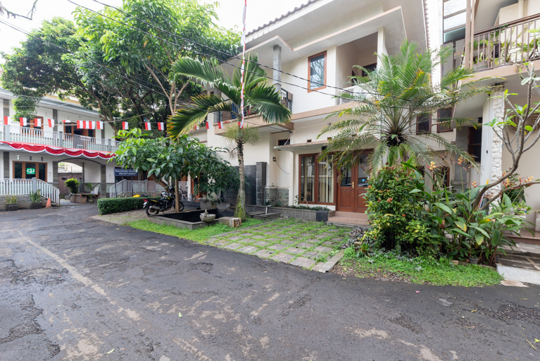 Exterior & Views 3, Urbanview Hotel near Paris Van Java Mall, Bandung