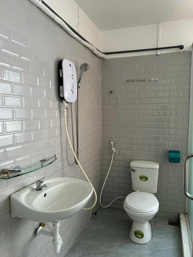 Bathroom 5, Vuong Tron homestay, District 1