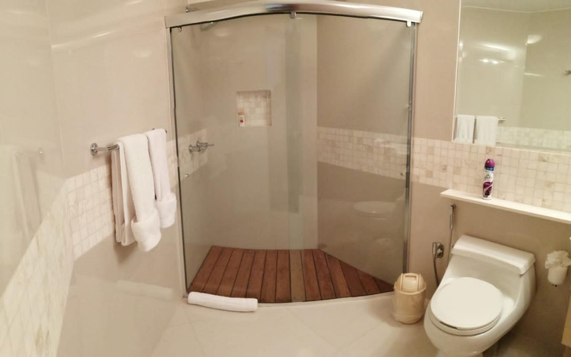 Bathroom 3, Hotel & Hacienda La Caravedo, Ica