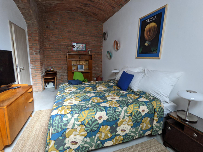 Bedroom 2, Romantic and atypical apartments in Prague's Montmartre, Praha 8