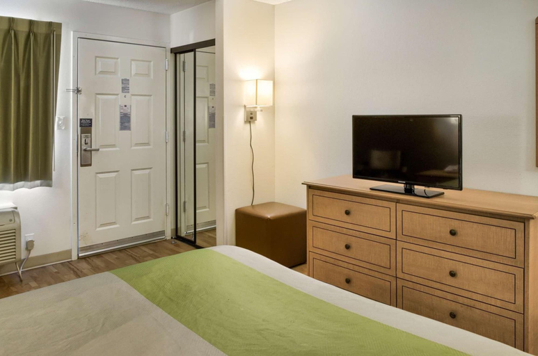Bedroom 2, Studio 6 Extended Stay - Ocean Springs, MS, Jackson