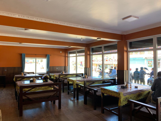 Food & Drinks, Hotel Siddhartha & Khanglo Thakali Bhancha Ghar, Dhaualagiri