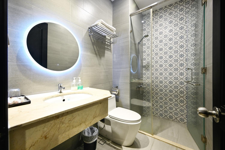 Bathroom 4, Ohana Hotel - Near Bitexco, Ho Chi Minh City
