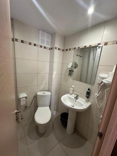 Bathroom 3, Casthotels Leblon, Baleares