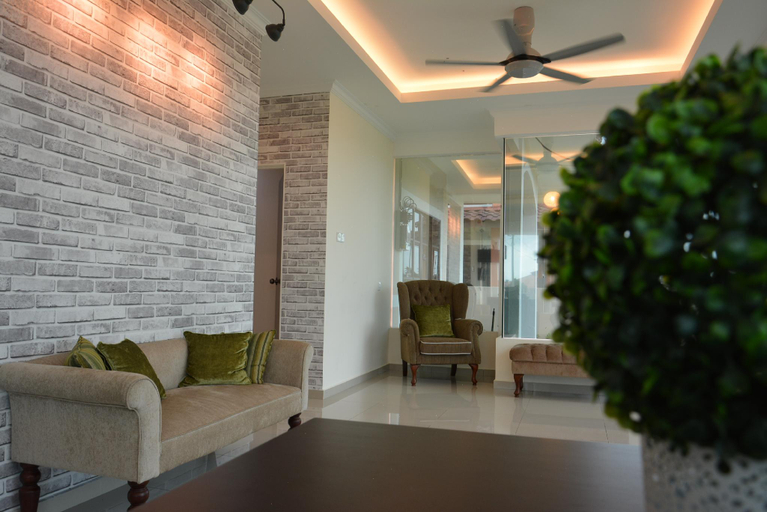 Public Area 2, The Baiti, Maran