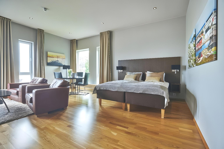 Bedroom 2, Hotel Frøya, Frøya