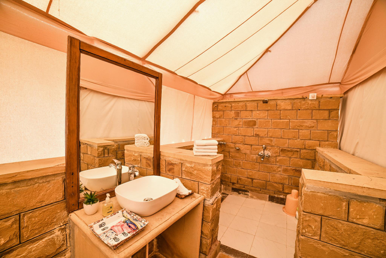 Bathroom 3, Lakhmana Desert Camp, Jaisalmer