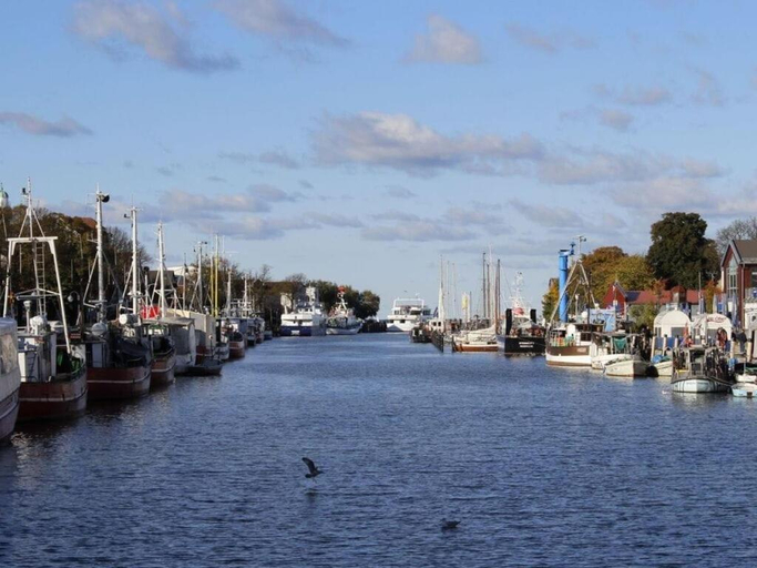 Others 4, On the old river Modern retreat, Rostock
