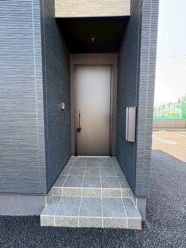 Exterior 4, Yui-Takasaki, Takasaki
