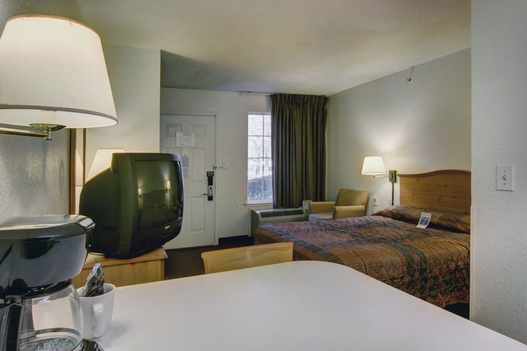 Bedroom 3, Studio 6 Extended Stay - Roswell, GA - Atlanta, Fulton