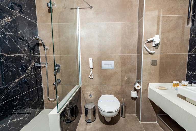Bathroom 3, Crystal Centro Pearl Collection, Antalya