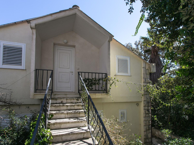 Exterior & Views 1, Apartments Tramonto - Studio Apartment with Balcony and Sea View, Pojezerje
