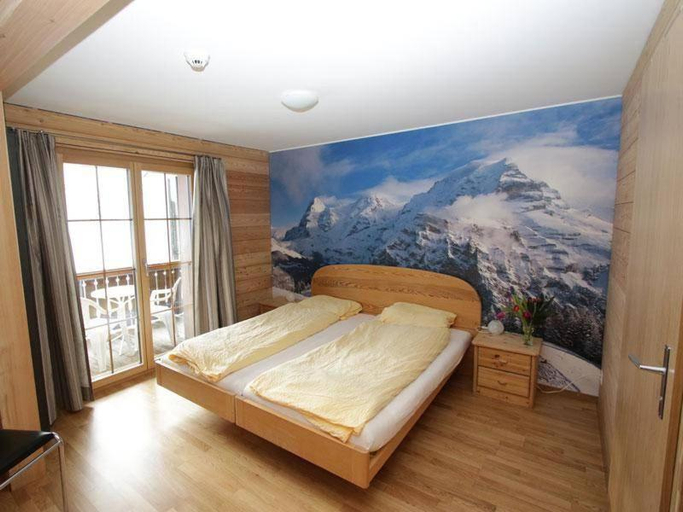 Bedroom 2, Hotel Sonnenberg, Interlaken