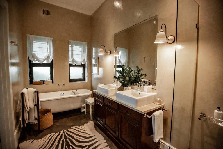 Bathroom 3, Torburnlea Homestead, Ehlanzeni