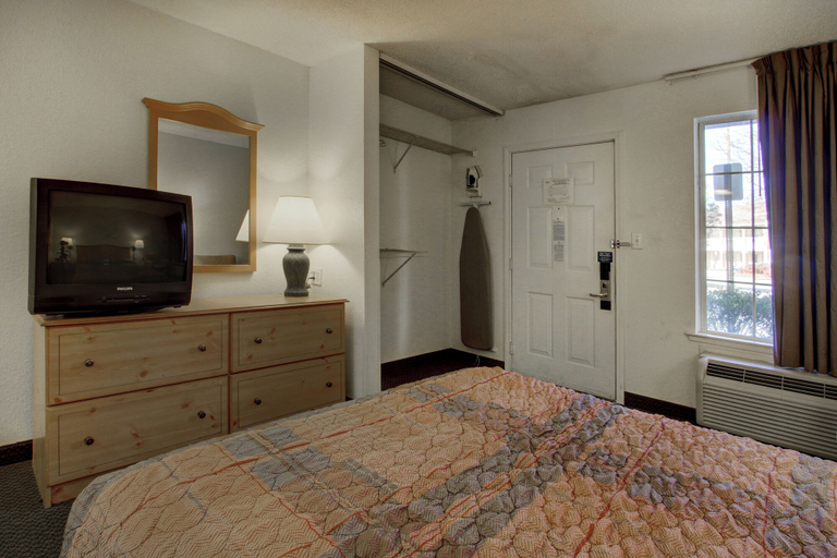Bedroom 3, Studio 6 Extended Stay - Roswell, GA - Atlanta, Fulton