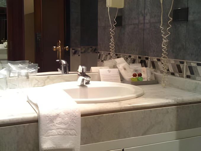 Bathroom 4, Hotel Begona Park, Asturias