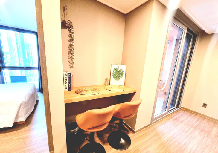 Bedroom 2, Raviens, Haeundae