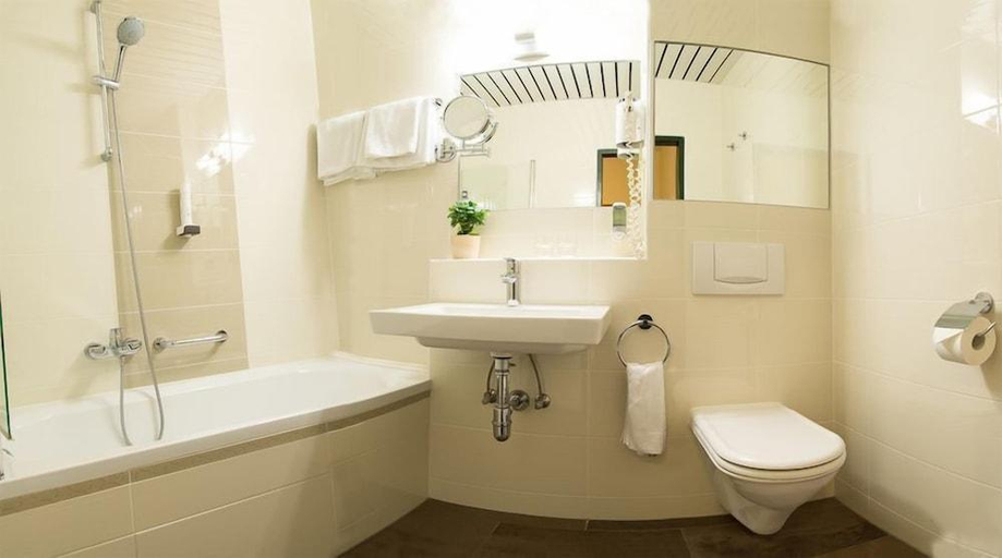 Bathroom 4, Hotel Beethoven, Mödling