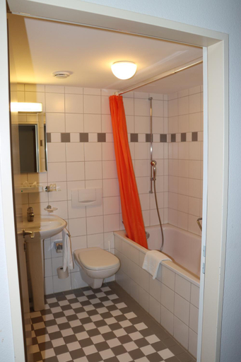Bathroom 3, Hotel & Restaurant Reinacherhof, Arlesheim