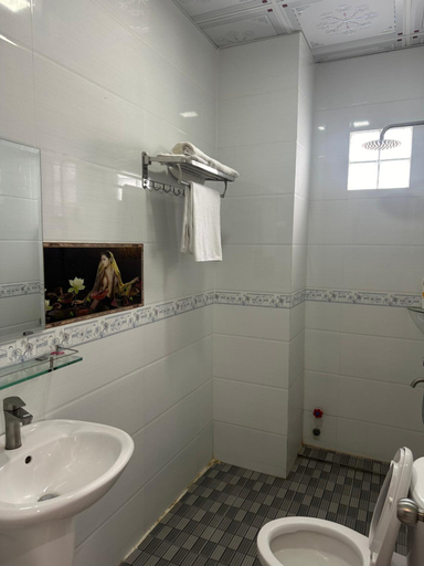 Bathroom 3, Quynh My Motel, Cái Răng