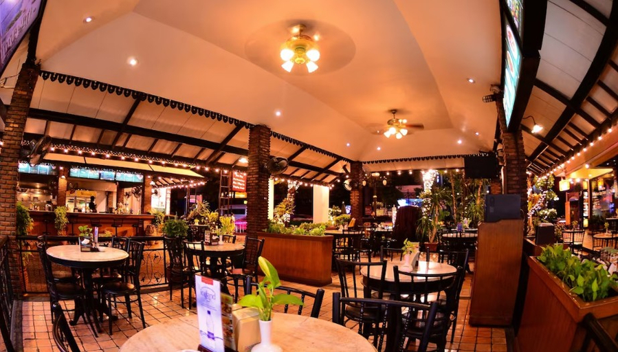 Food & Drinks 5, Silom Village Inn, Bang Rak