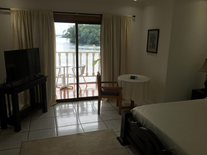 Bedroom 2, Hotel y Restaurante Costa del Sol, Esparza