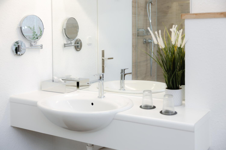 Bathroom 4, Fahrhaus Kollmar, Steinburg