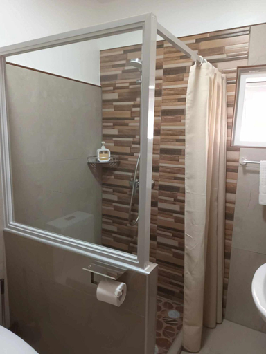 Bathroom 3, Skott's Comfy Lodge, Santa Fe
