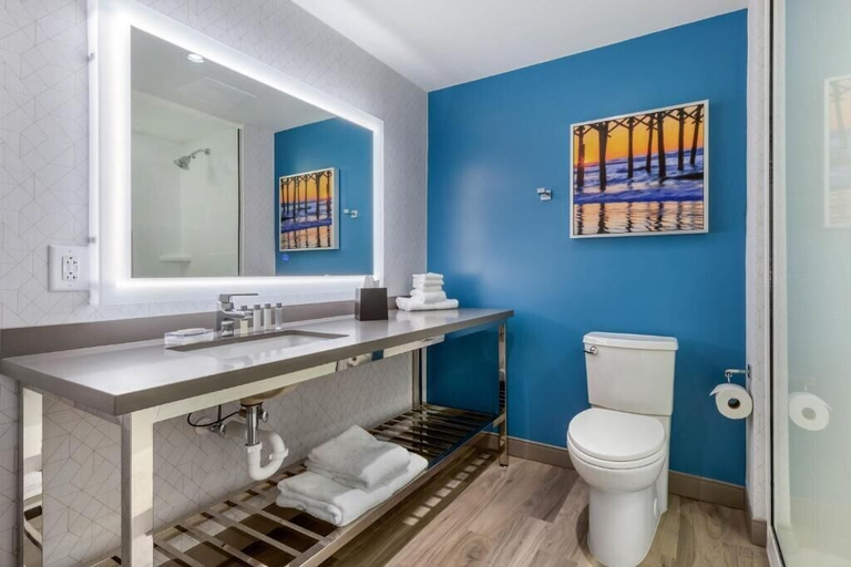 Bathroom 5, DoubleTree by Hilton Charleston Riverview, Charleston