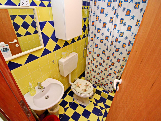 Bathroom 2, Apartments Sunset - One Bedroom Apartment with Terrace and Sea View, Blato