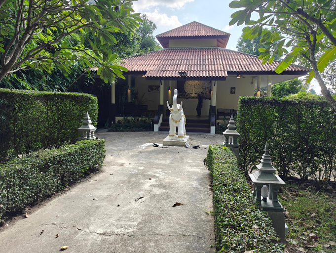 Public Area 2, The Oriental Village Resort, K. Mae On