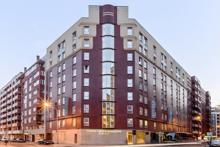 Exterior & Views