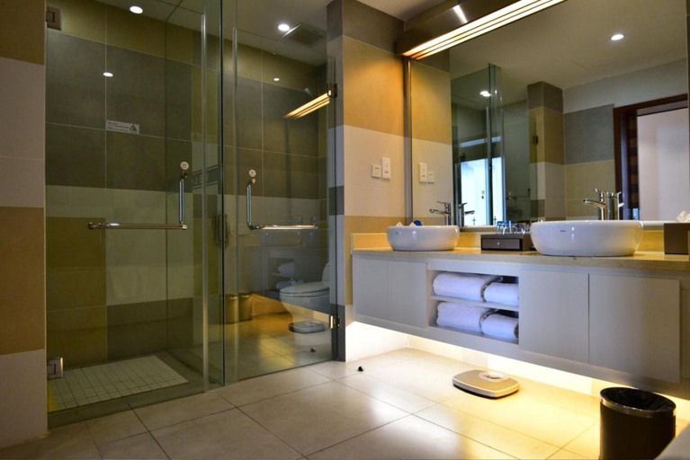 Bathroom 5, YunDing Grand Hotel, Zhangjiakou