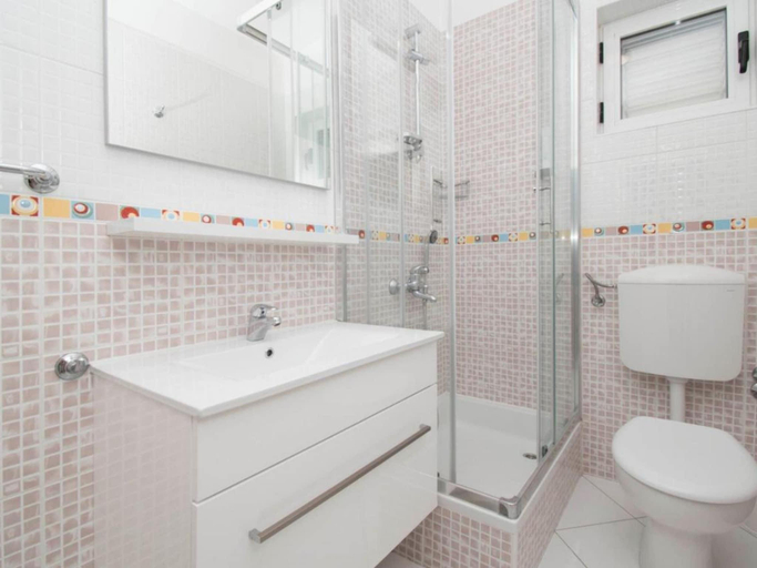 Bathroom, Apartments Antonio - Studio with Balcony 21 - 5, Tučepi