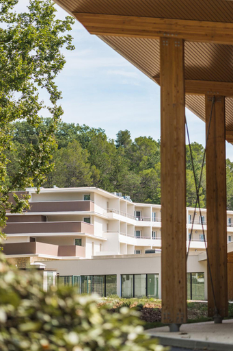 Others 5, Hotel des Thermes des Fumades, Gard
