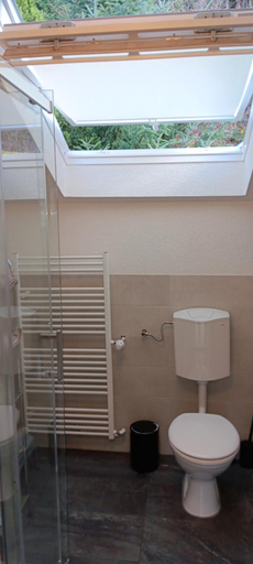 Bathroom 3, Ferienwohnung in ruhiger Waldrandlage, Calw