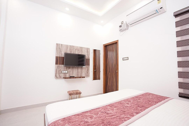 Bedroom 2, Oscar Grand Inn, Lucknow