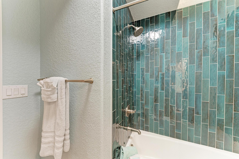 Bathroom 4, Beach Bliss managed by Beach Retreats, Manatee