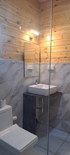 Bathroom 4, Shaan Coco Palms Beach Resort, North Goa