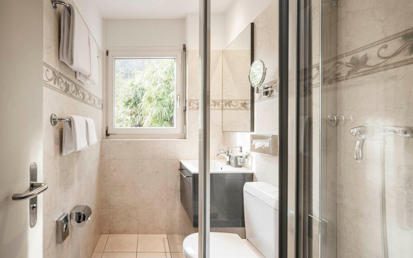 Bathroom, EasyRooms ai Monti, Locarno