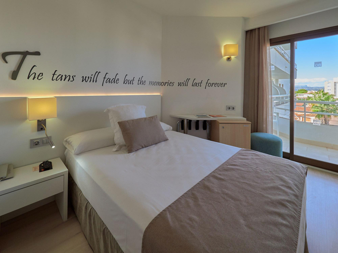 Bedroom 3, BQ Can Picafort Hotel, Baleares