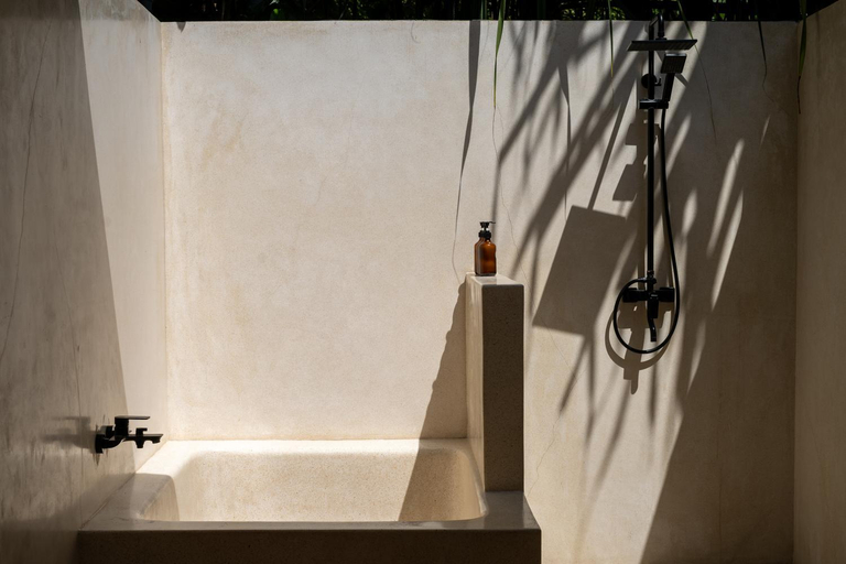 Bathroom 3, The Barefoot Blondie Village, Lombok